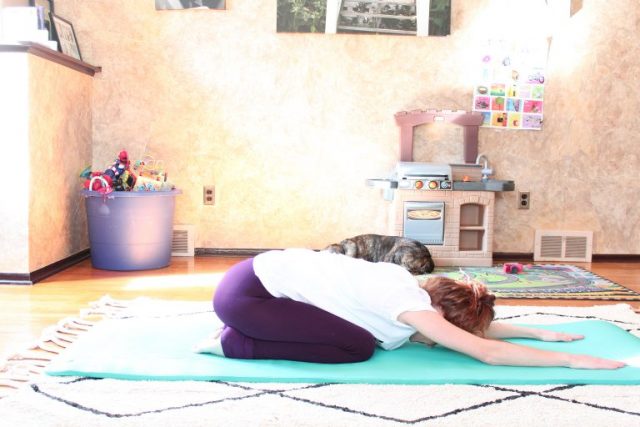 Yoga Poses To Increase Fertility - SlayAtHomeMother.com