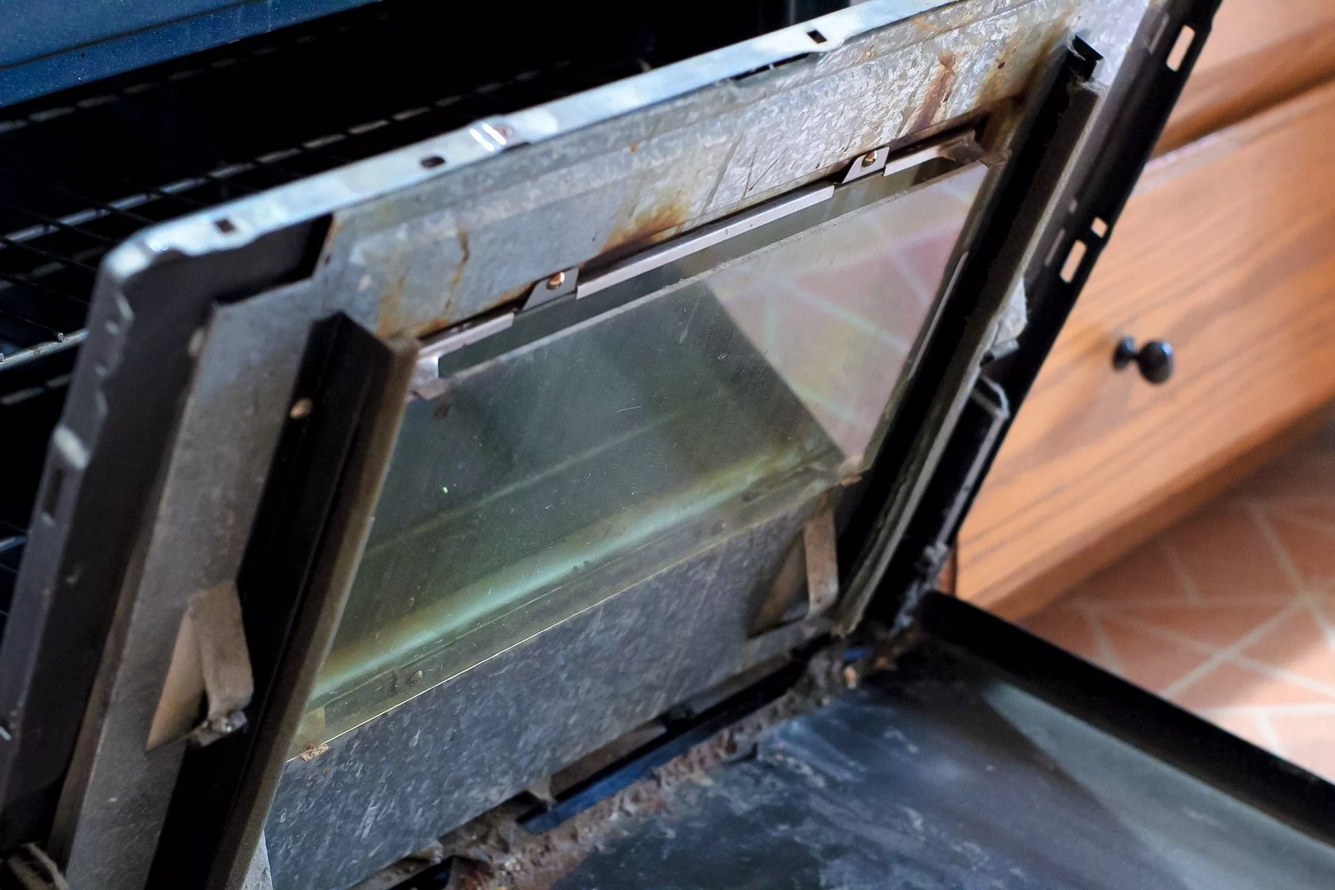 how to clean inside of oven
