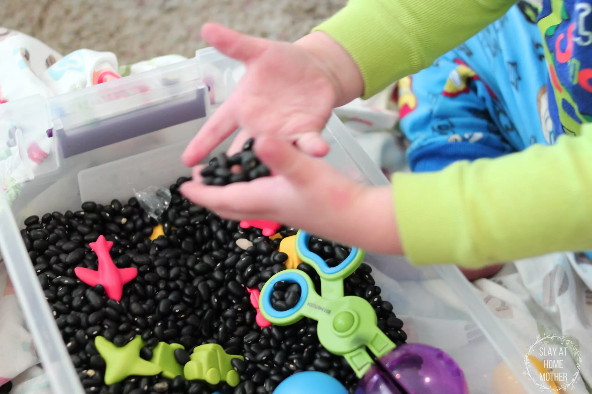 DIY Sensory Bin - #sensory #sensorybin #sensoryplay #slayathomemother SlayAtHomeMother.com