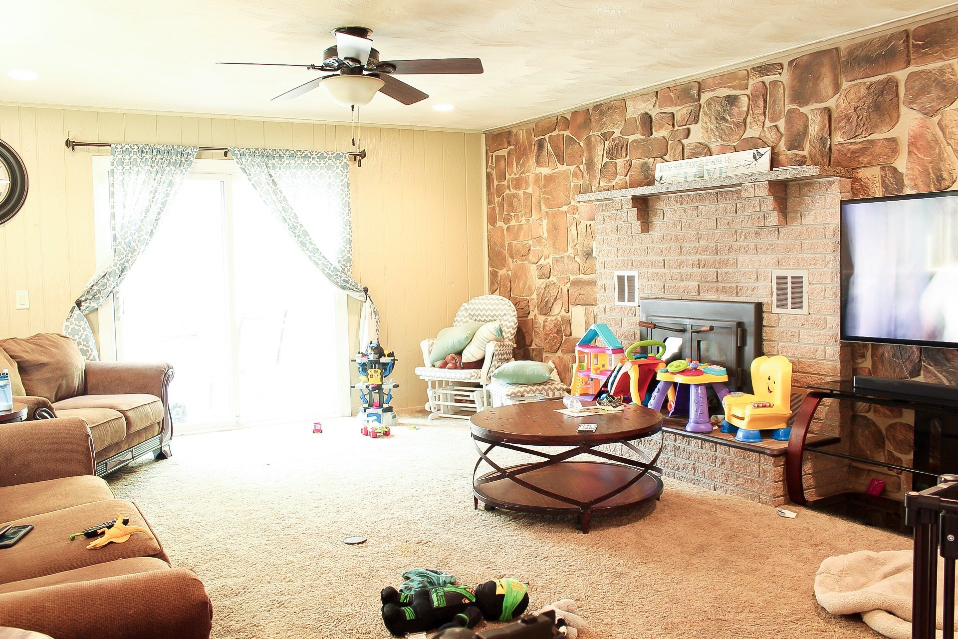 Living Room Refresh With Sherwin Williams - SlayAtHomeMother.com
