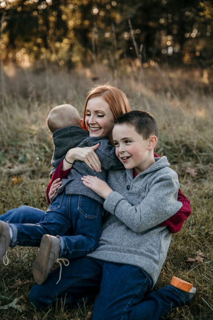 How to Prep your Kids for Family Pictures - SlayAtHomeMother.com