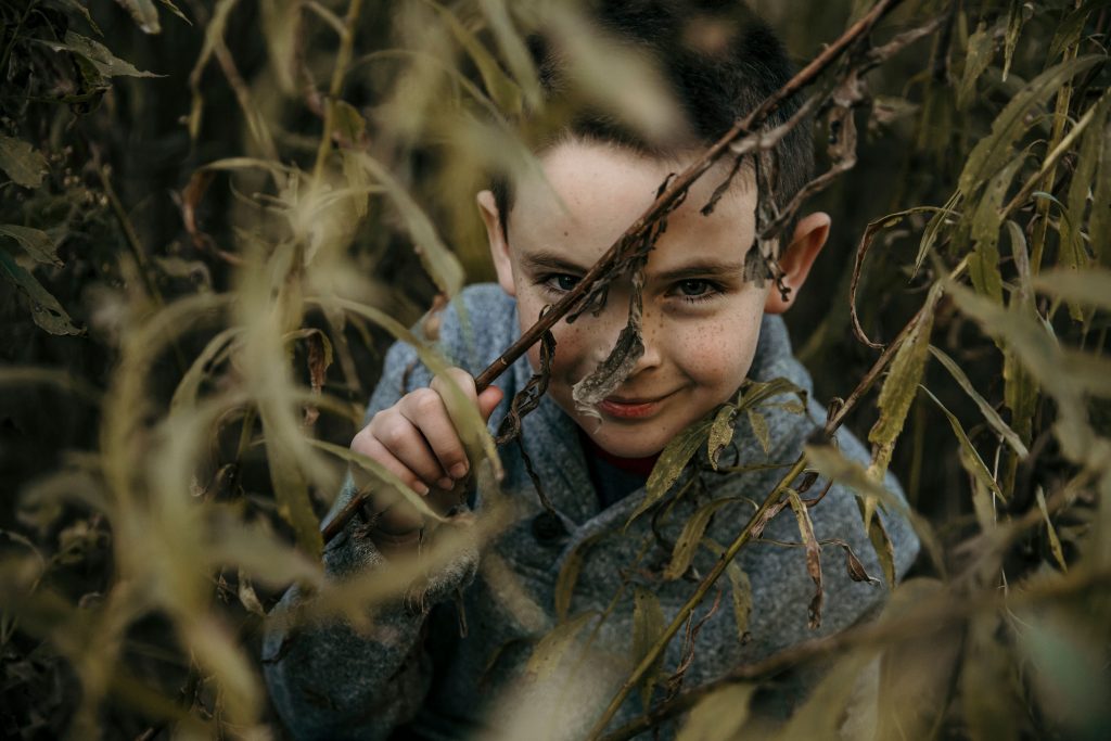 How to Prep your Kids for Family Pictures - SlayAtHomeMother.com