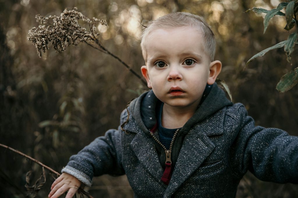 How to Prep your Kids for Family Pictures - SlayAtHomeMother.com