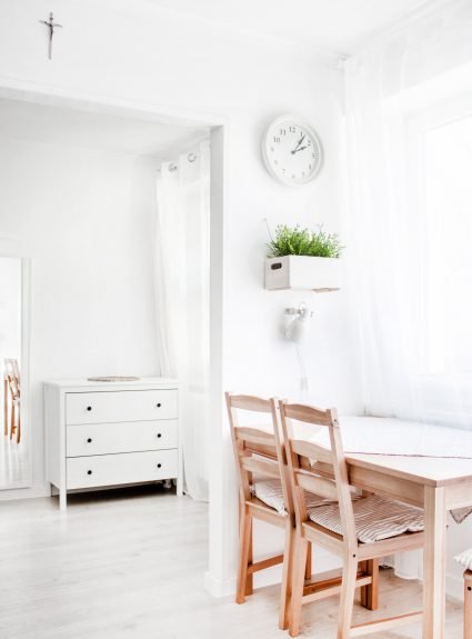 Minimalist Parenting: 3 Things To Declutter To Make It Work