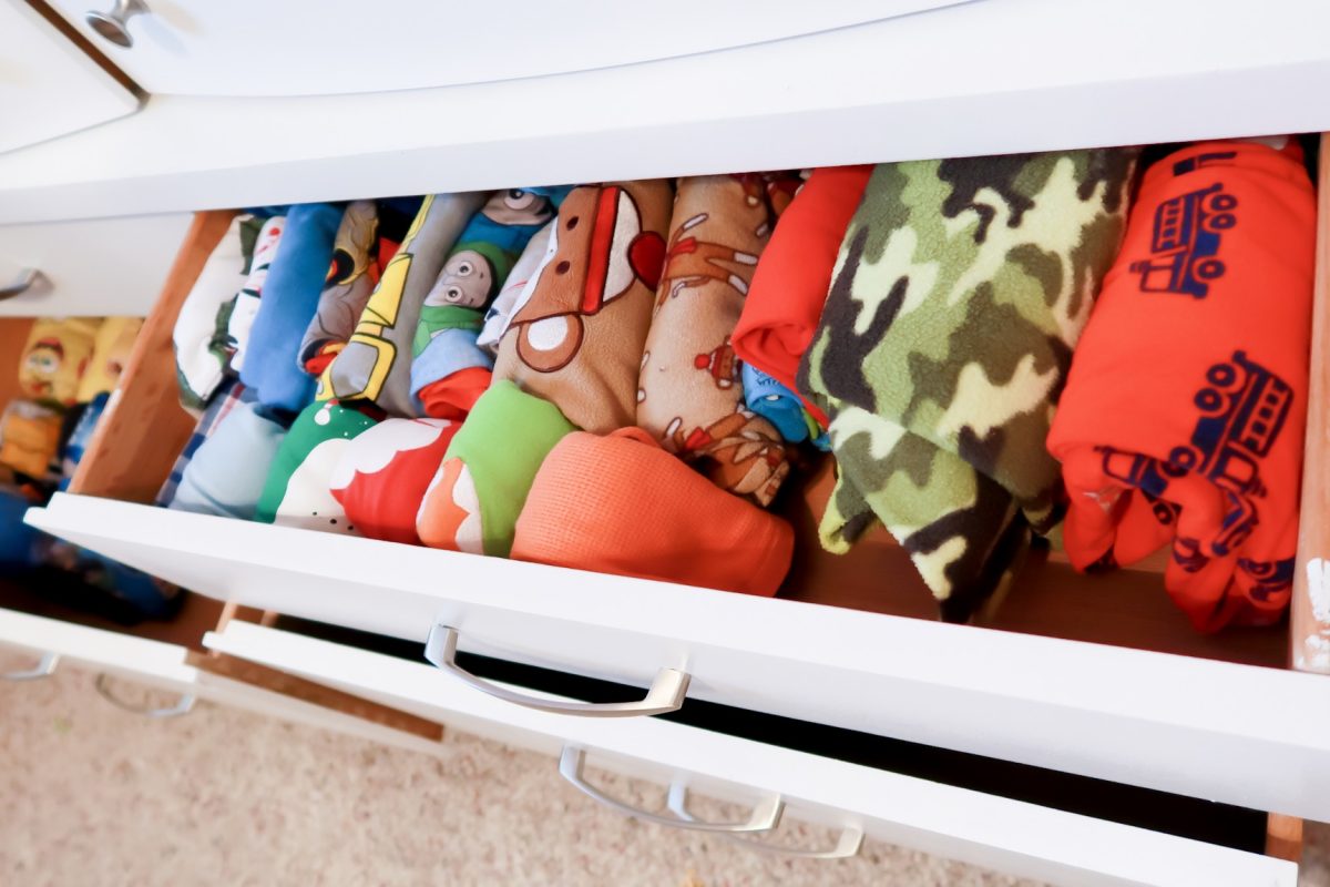 KonMari Folding And Organization via SlayAtHomeMother.com #konmari #slayathomemother #konmarimethod #organization #verticalfolding