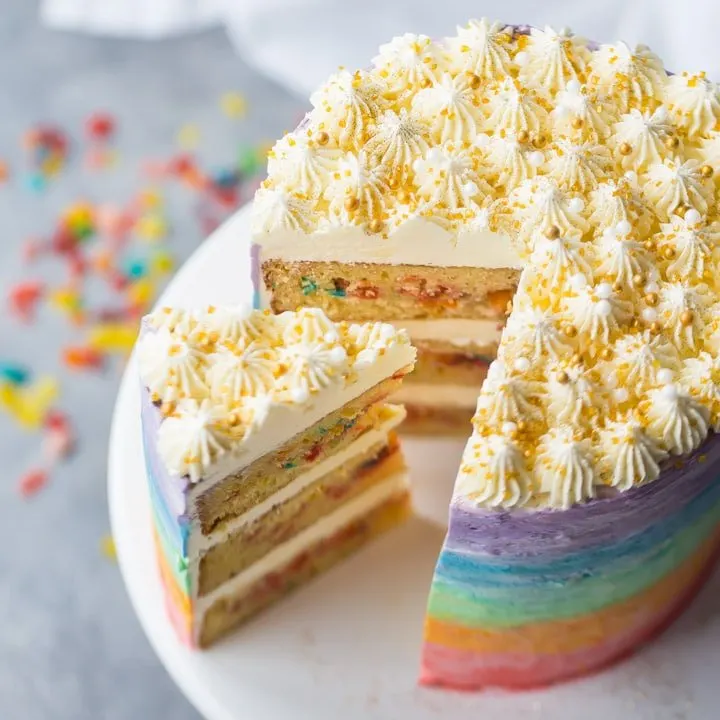 IMG_6572-rainbow-fruity-pebble-cake-square