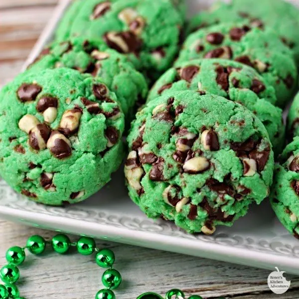 Minty Chip Leprechaun cookies from ReneesKitchenAdventures.com - SLAYathomemother.com