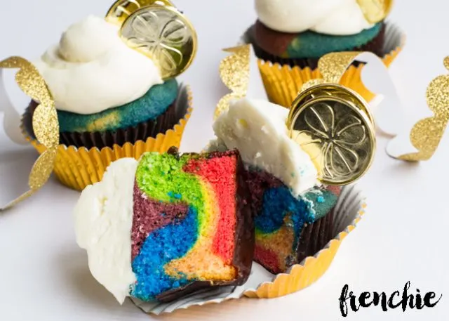 St-Patricks-Day-End Of The Rainbow Cupcakes from SeeLindsay.com -- SLAYathomemother.com