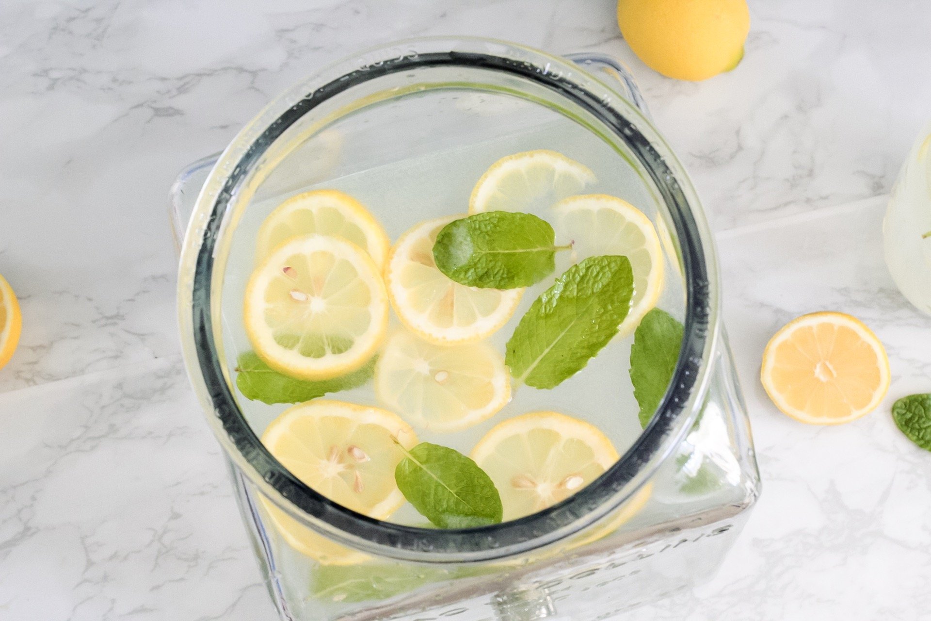 Refreshing Homemade Mint Lemonade