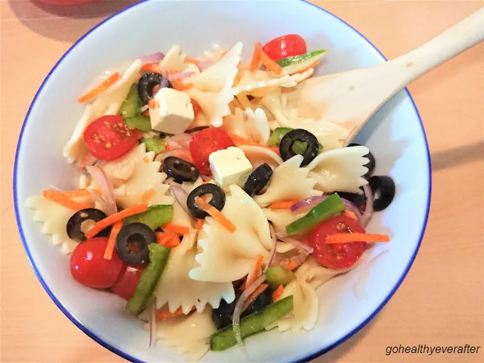 pasta salad with creamy mint yogurt sauce