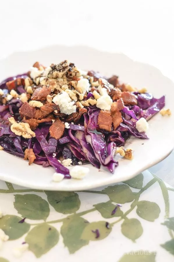 red cabbage salad with bacon