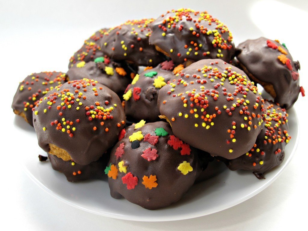 pumpkin chocolate chip pillow cookies