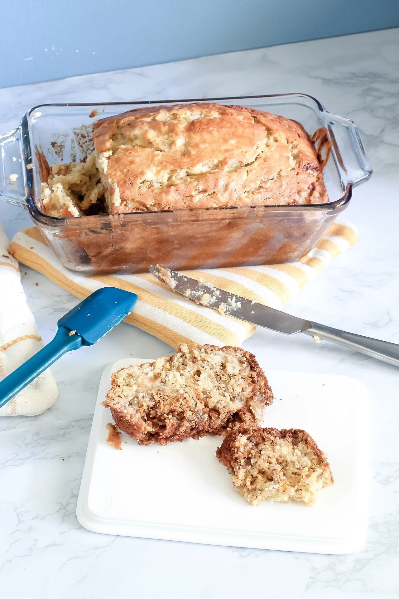 sliced banana bread with knife and spatula