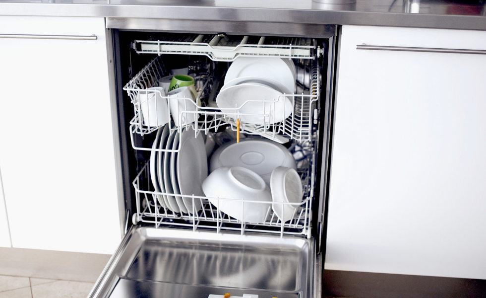 How To Clean A Smelly Dishwasher – EASY CLEANING HACK!