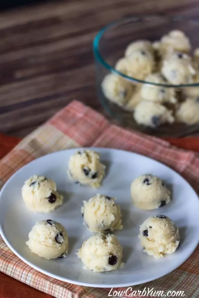 low-carb-chocolate-chip-cookie-dough-bites