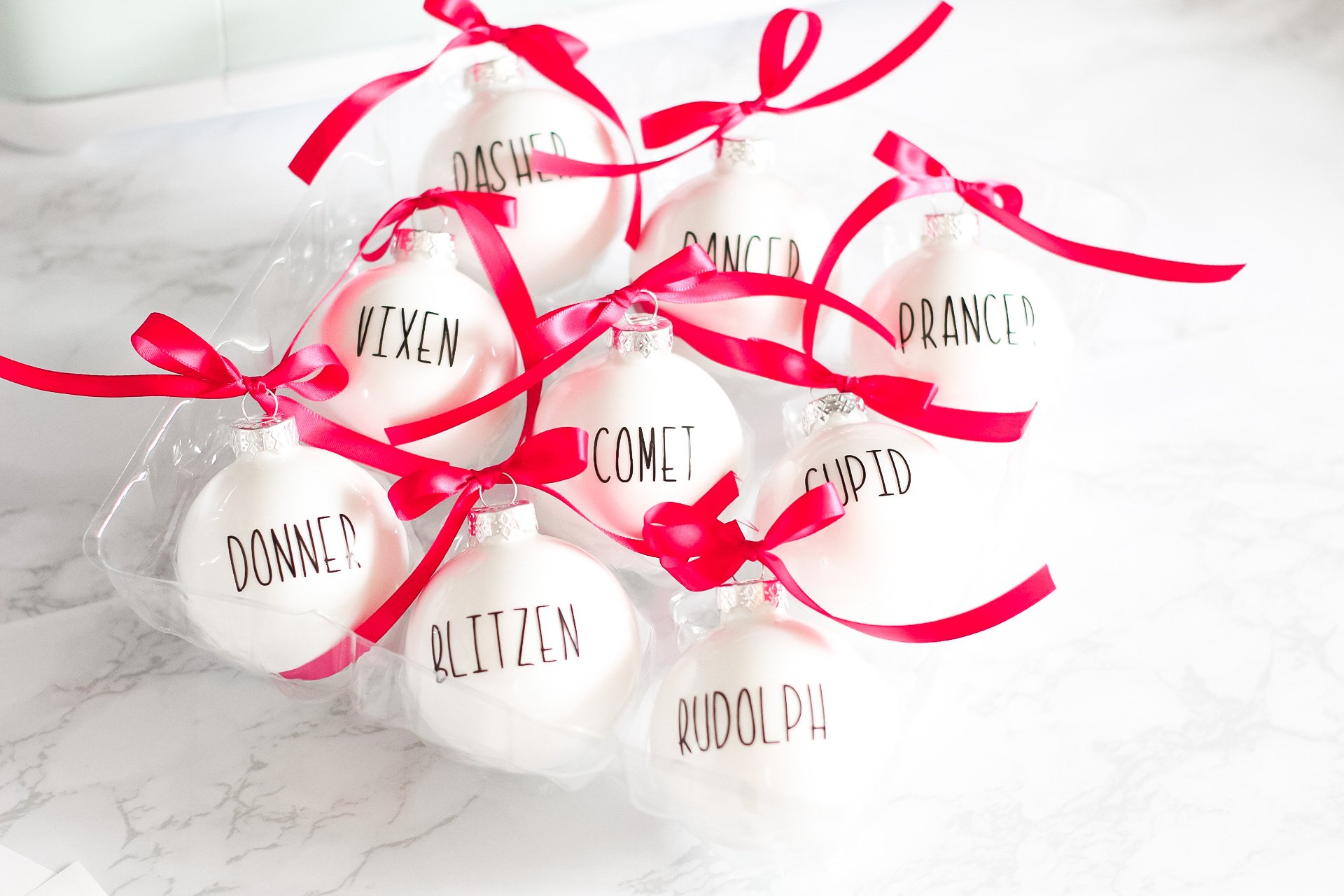 Cricut Christmas Ornaments: Reindeer Names Tutorial