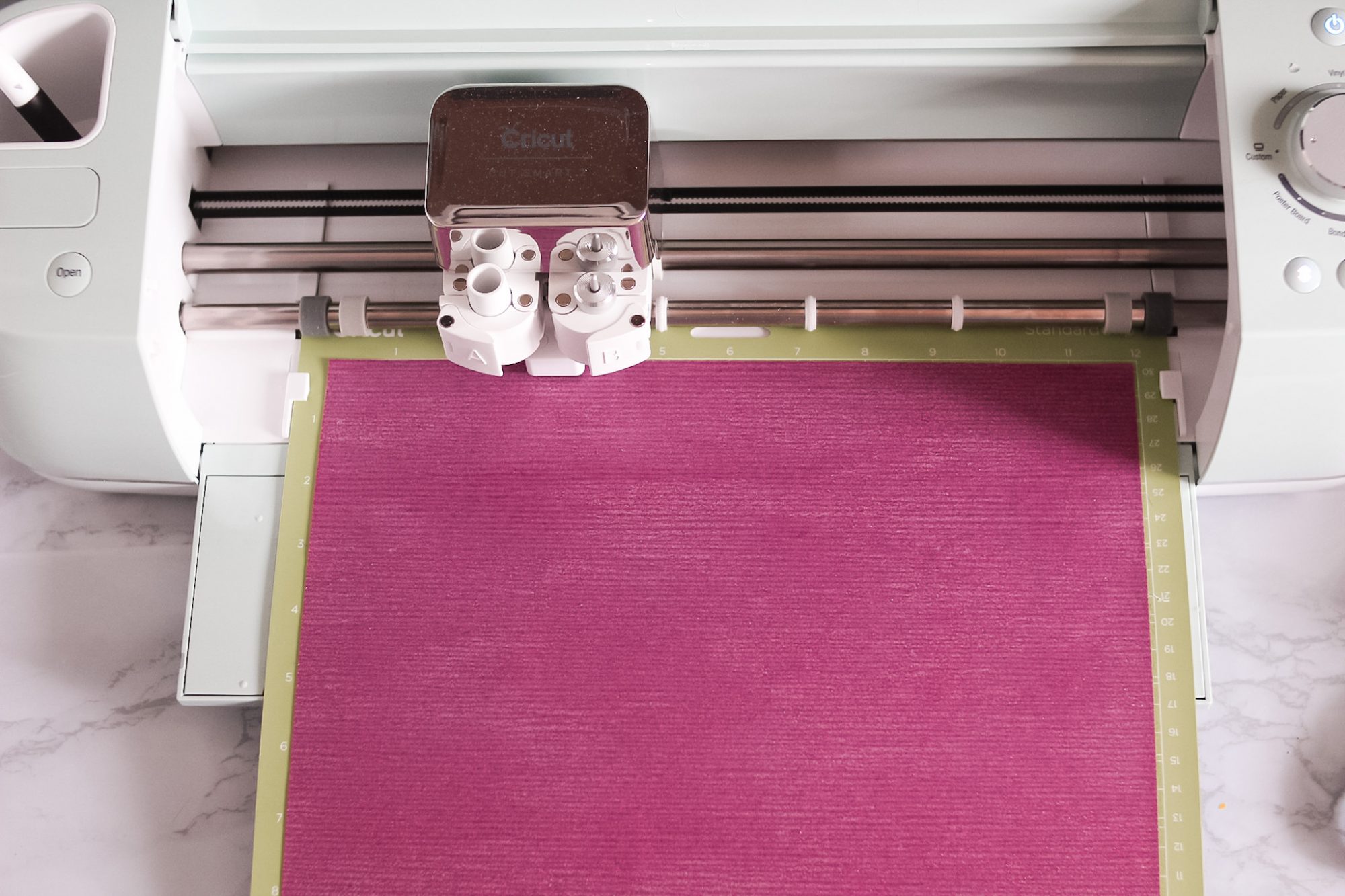 How To Use Glitter IronOn Vinyl (7 DIY Pillow Covers)