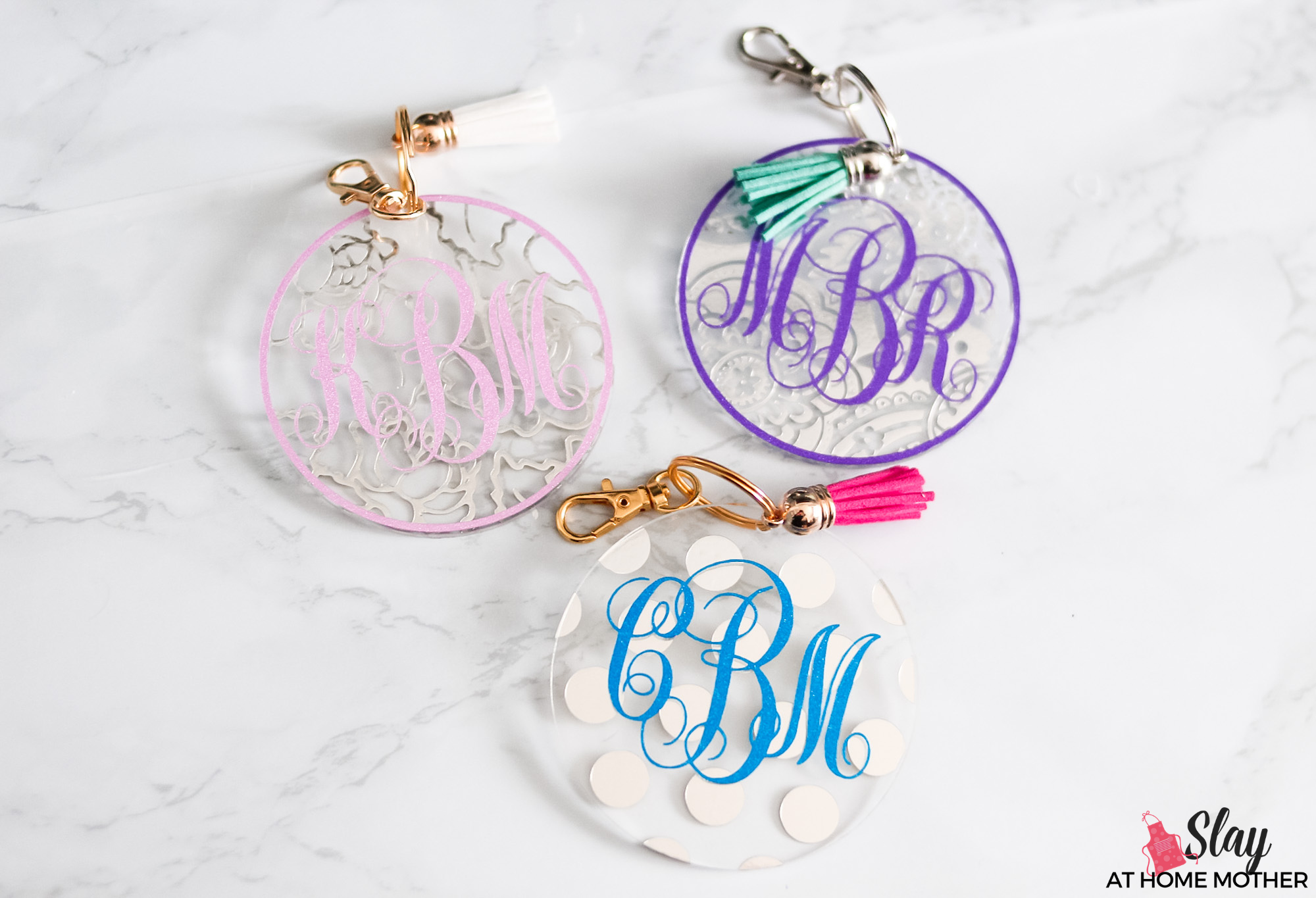 DIY MONOGRAM KEYCHAINS WITH VINYL TUTORIAL 😍 