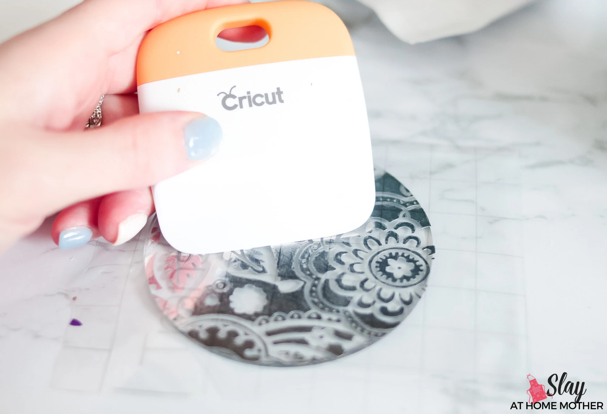 How to Make Acrylic keychains with Cricut * Moms and Crafters