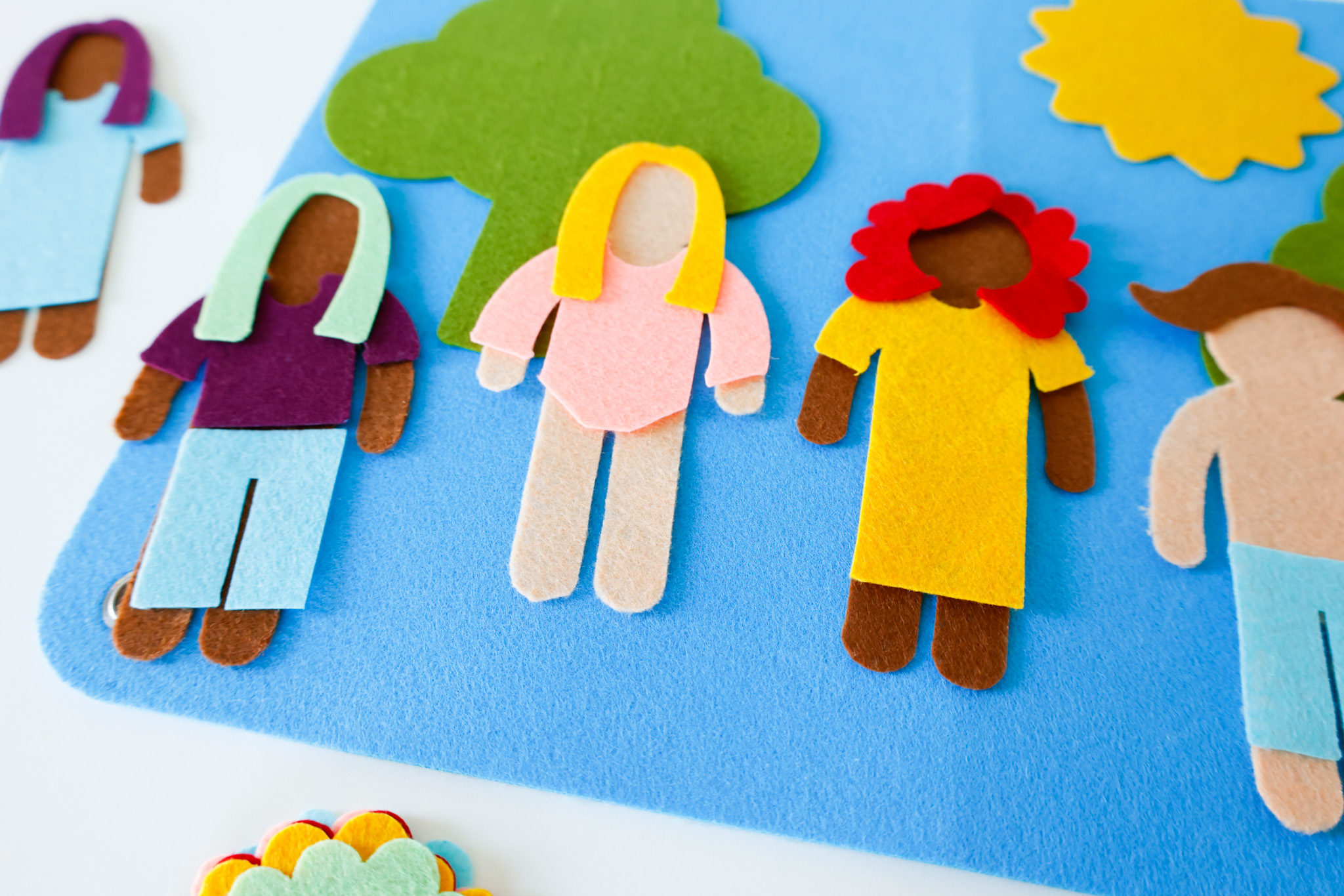 diy finished felt dolls with cricut