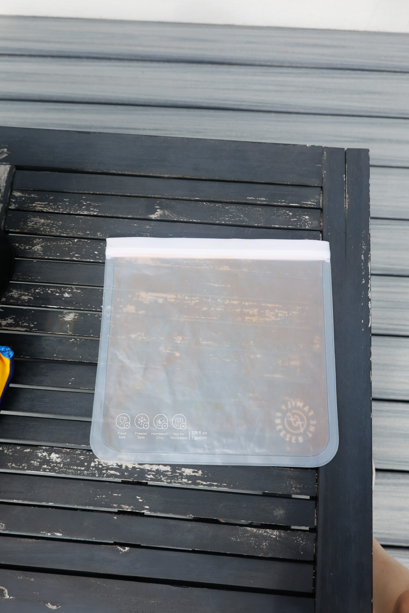 placing plastic bag in sunlight to remove tomato sauce stain