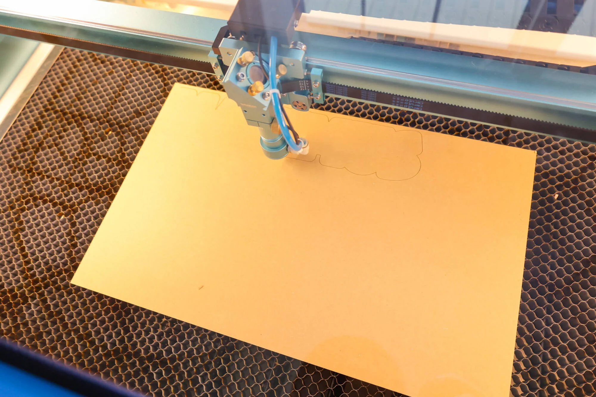 cutting acrylic sheet in thunder nova plus 35w 