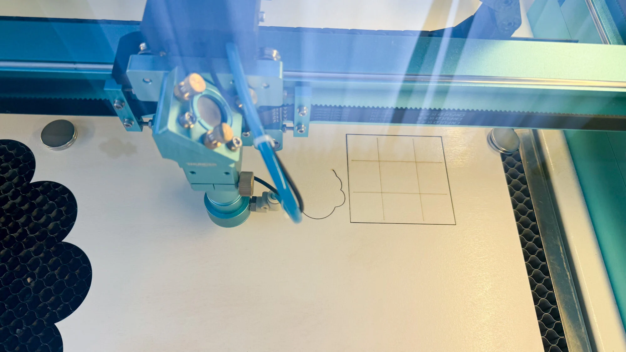 cutting baltic bitch wood with laser cutter from thunder