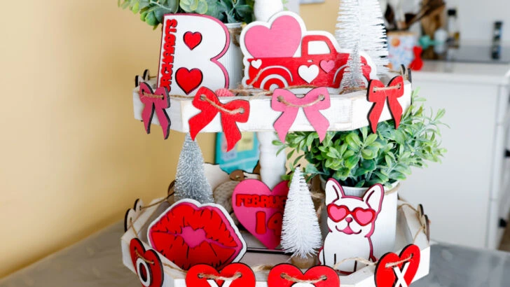 Valentine&rsquo;s Day Tiered Tray Decor